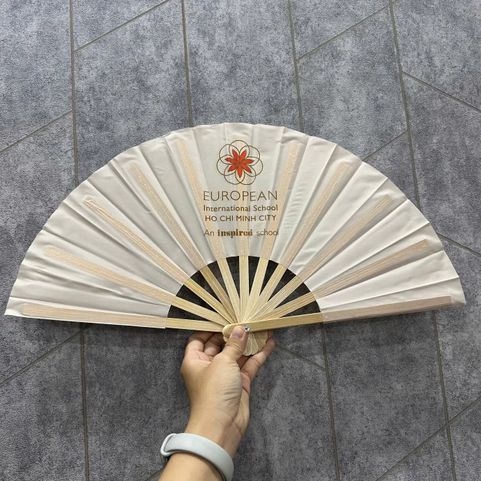 Quạt Cầm Tay In Logo Theo Yêu Cầu Giá Xưởng - Quạt Tre, Quạt Vải Quảng Cáo Doanh Nghiệp